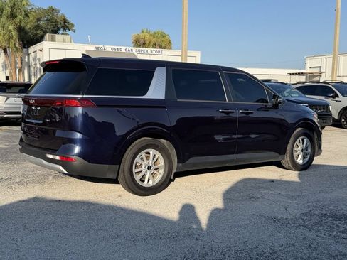 Certified 2024 Kia Carnival LX FWD image 5