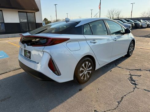 Used 2022 Toyota Prius Prime LE image 15