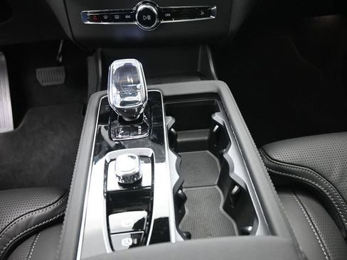 New 2026 Volvo XC90 B6 Ultra w/ Protection Package Premier image 13