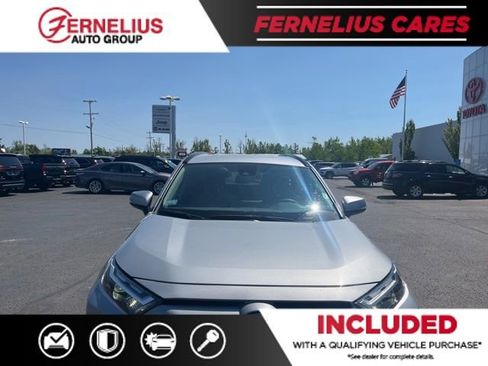 Used 2025 Toyota RAV4 XLE AWD/4WD image 4