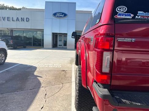 Used 2021 Ford F250 Lariat w/ Lariat Ultimate Package AWD/4WD image 25