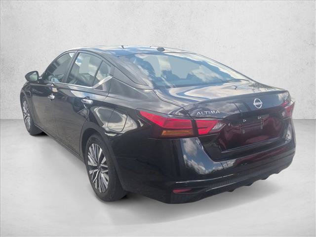 Used 2025 Nissan Altima 2.5 SV FWD image 8