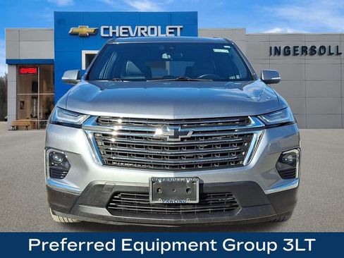 Used 2023 Chevrolet Traverse LT image 3