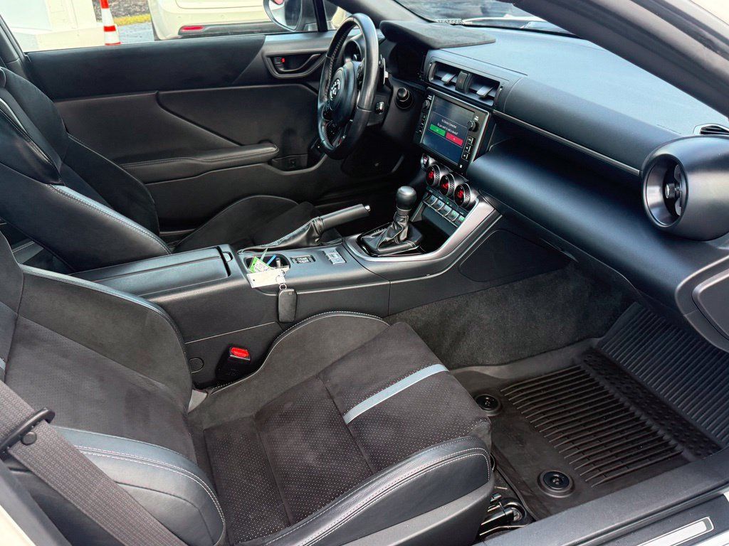 Used 2024 Toyota GR86 Premium RWD image 17
