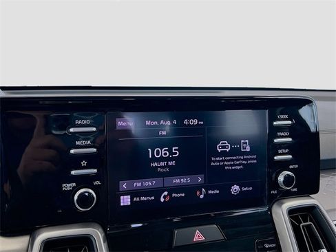 Used 2023 Kia Sorento LX image 7