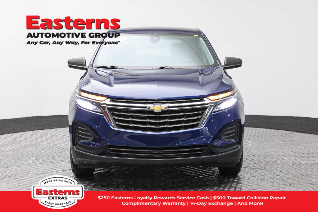 Used 2022 Chevrolet Equinox LS w/ LS Convenience Package AWD/4WD image 3
