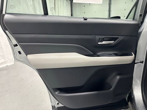 Used 2025 Toyota Grand Highlander AWD image 43