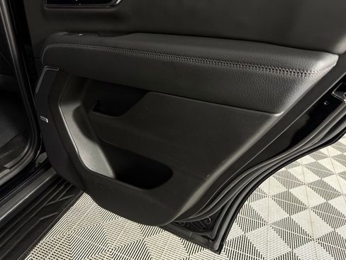 Used 2025 GMC Yukon Denali image 32