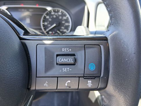 Used 2021 Nissan Rogue SL AWD/4WD image 17