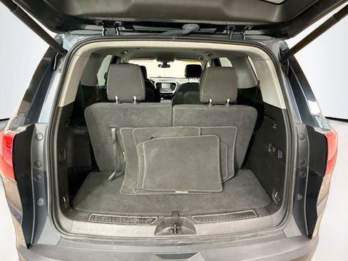 Used 2019 GMC Acadia SLE image 27
