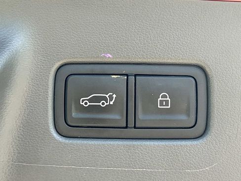 Used 2025 Hyundai Santa Fe SEL FWD image 27