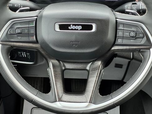 Used 2024 Jeep Grand Cherokee L Limited w/ Luxury Tech Group II AWD/4WD image 23