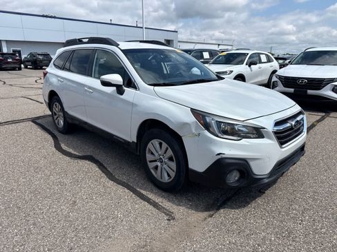 Used 2019 Subaru Outback 2.5i Premium AWD/4WD image 4