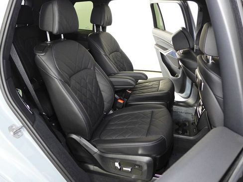 Used 2024 BMW X7 xDrive40i w/ M Sport Package AWD/4WD image 17