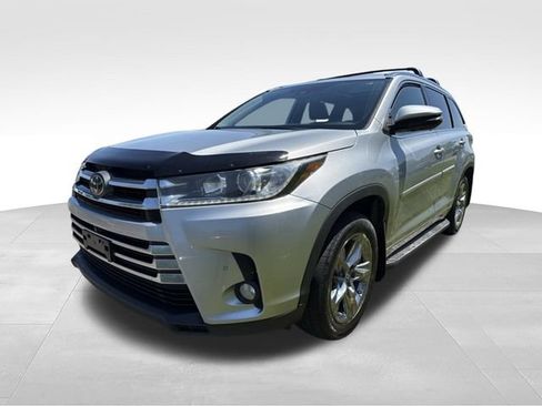 Used 2018 Toyota Highlander Limited AWD/4WD image 9