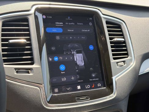 Certified 2023 Volvo XC90 B5 Core AWD/4WD image 12
