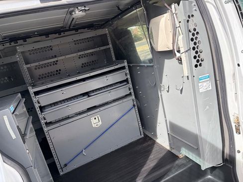 Used 2013 Chevrolet Express 2500 RWD image 18