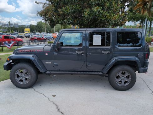 Used 2017 Jeep Wrangler Unlimited Rubicon AWD/4WD image 7