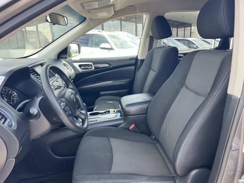 Used 2019 Nissan Pathfinder S image 21