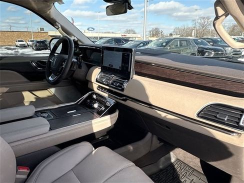 Used 2024 Lincoln Navigator L Reserve image 29