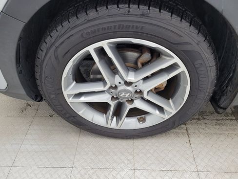 Used 2017 Hyundai Santa Fe Limited AWD/4WD image 31