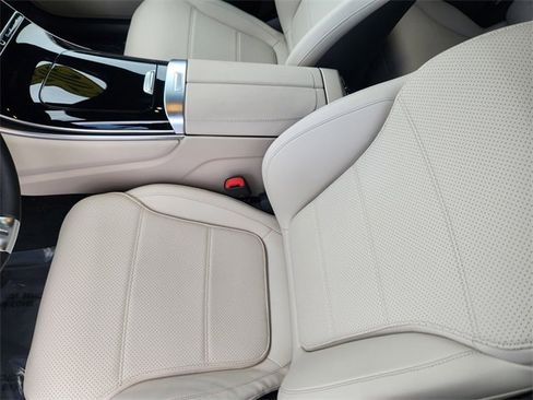 Certified 2025 Mercedes-Benz GLC 300 4MATIC image 8