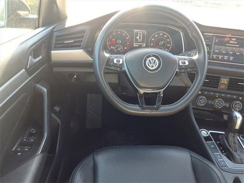 Used 2021 Volkswagen Jetta SE image 5