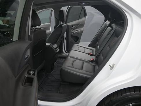 Used 2023 Chevrolet Equinox Premier AWD/4WD image 13