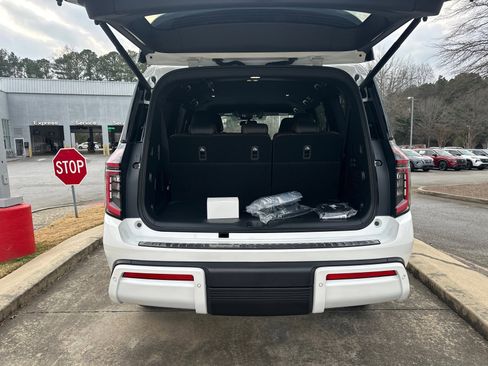 New 2026 Nissan Armada SL image 18