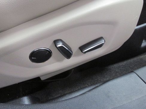 Certified 2018 Ford Explorer XLT w/ Equipment Group 202A image 31