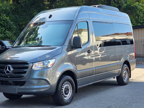 Used 2019 Mercedes-Benz Sprinter 2500 image 2