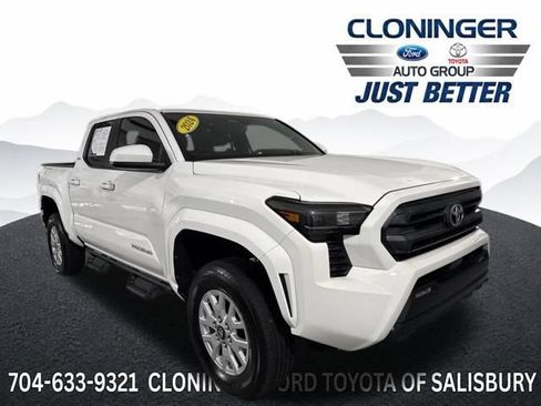 Used 2024 Toyota Tacoma SR5 AWD/4WD image 1