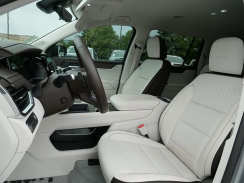 Used 2026 GMC Acadia Denali w/ Super Cruise Package FWD image 35