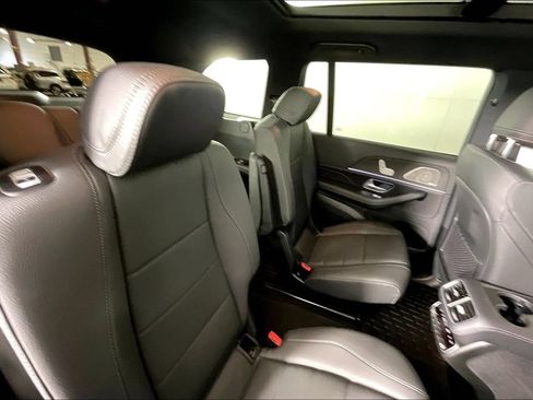 Certified 2025 Mercedes-Benz GLS 450 4MATIC image 19