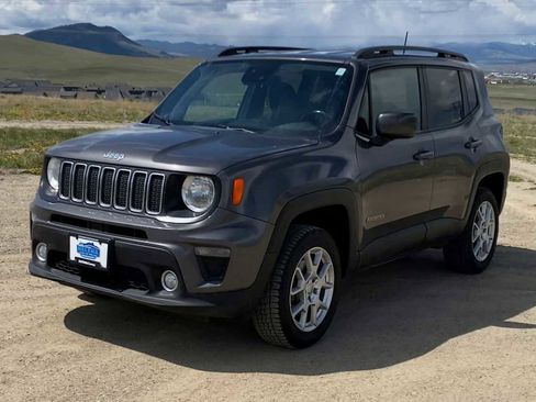 Used 2019 Jeep Renegade Latitude w/ Cold Weather Group AWD/4WD image 4