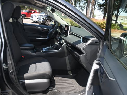 Certified 2024 Toyota RAV4 LE AWD/4WD image 19