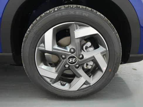 New 2025 Hyundai Venue Limited image 17