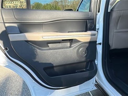 Certified 2023 Ford Expedition Limited image 20