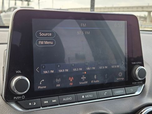 Used 2020 Nissan Sentra SR w/ Premium Package image 11