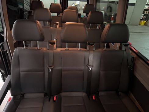 Used 2017 Mercedes-Benz Sprinter 2500 image 20