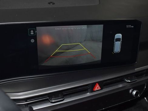 Used 2024 Kia Sorento S image 15