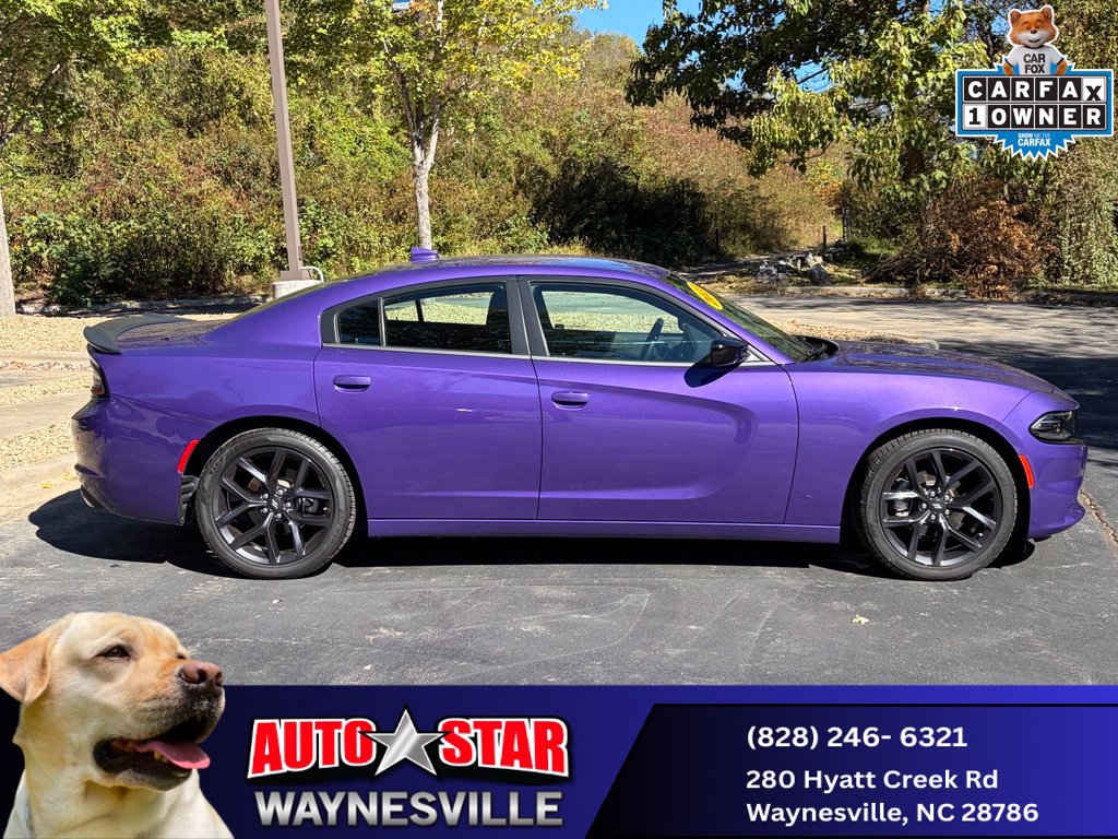 Used 2023 Dodge Charger SXT w/ Blacktop Package RWD image 2