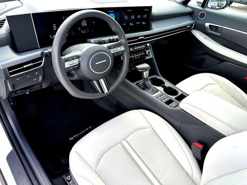 Used 2026 Hyundai Sonata SE FWD image 15