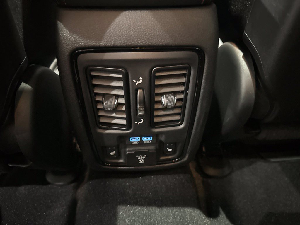 Used 2023 Dodge Durango R/T w/ Tow 'N Go Group AWD/4WD image 23