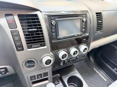 Used 2016 Toyota Sequoia SR5 w/ Premium Package AWD/4WD image 20