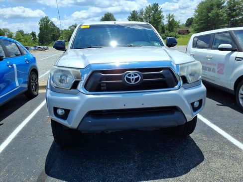 Used 2013 Toyota Tacoma 4x4 Double Cab w/ SR5 Pkg image 6