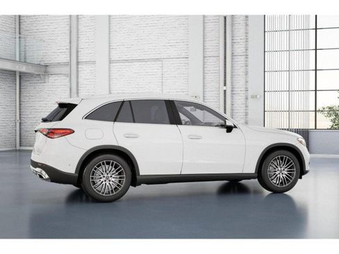 Certified 2025 Mercedes-Benz GLC 300 image 30