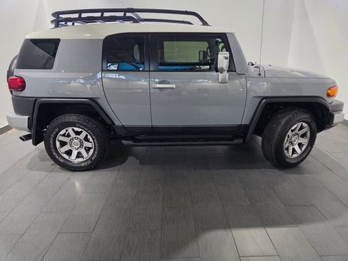 Used 2014 Toyota FJ Cruiser 4WD w/ Convenience Package image 6