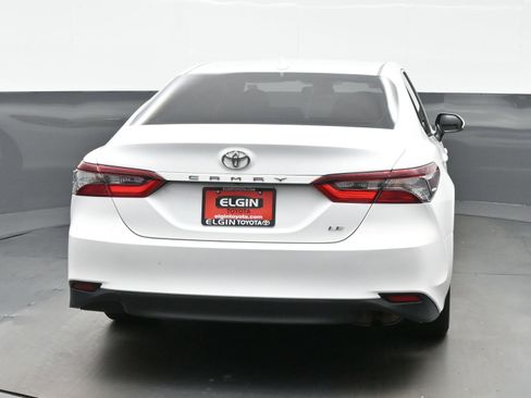 Used 2022 Toyota Camry LE FWD image 5