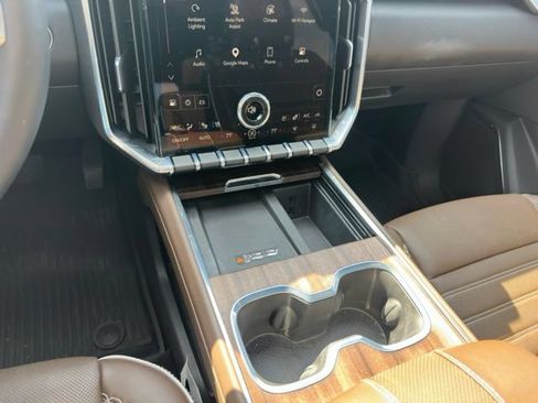 Used 2026 GMC Acadia Denali Ultimate w/ LPO, Floor Liner Package AWD/4WD image 28